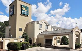 Econo Lodge Inn & Suites Raleigh North